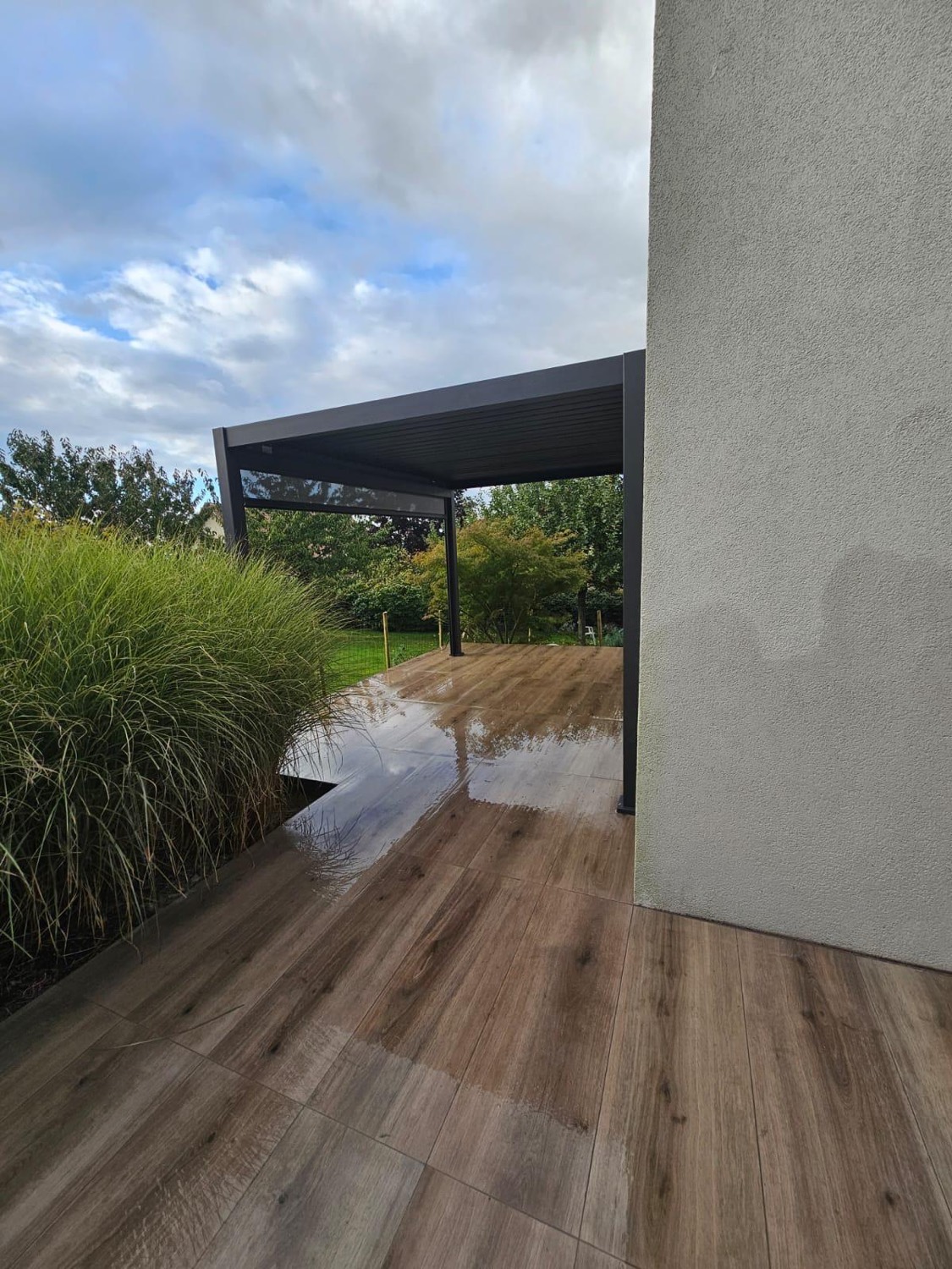Terrasse périphérique & pergola bioclimatique à Beuzeville