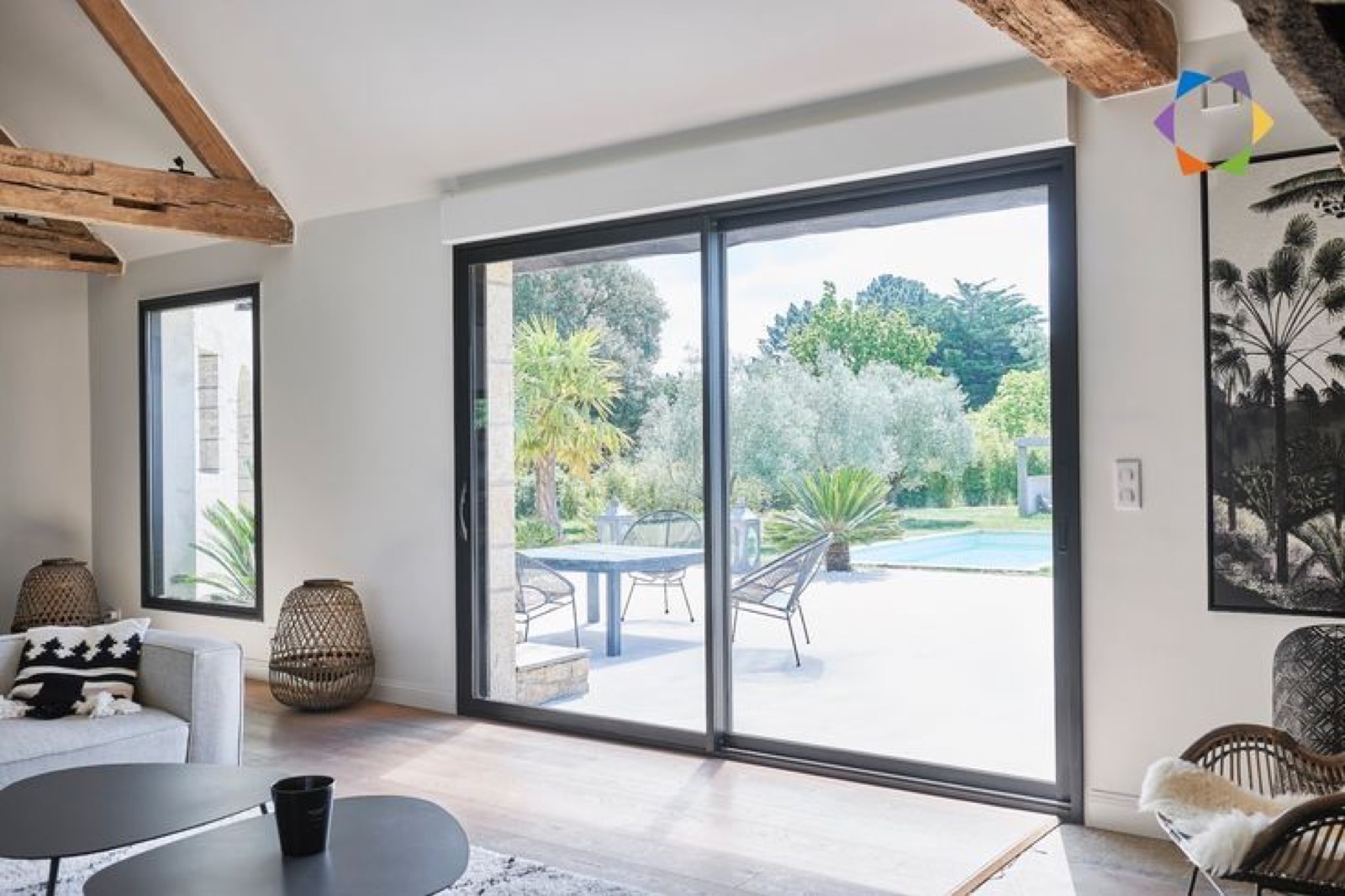 Baie vitrée et menuiserie aluminium contemporaine
