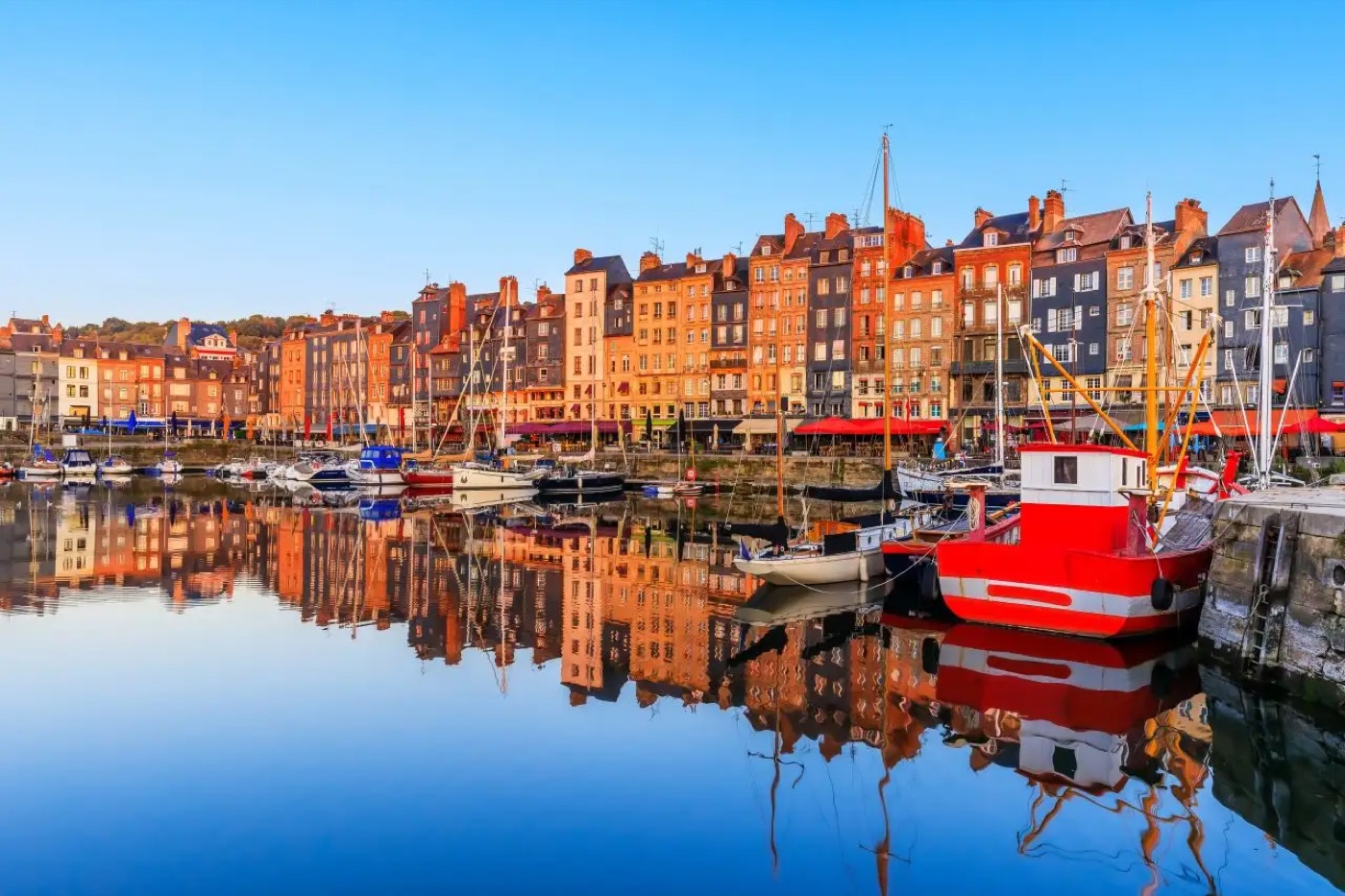 Le vieux port de Honfleur au lever du soleil